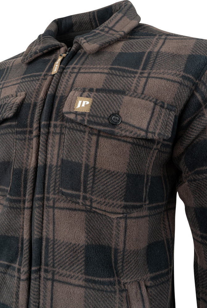 Button chest pocket and JP logo detail on Jack Pyke Tundra Shirt, accessible storage for fieldwork